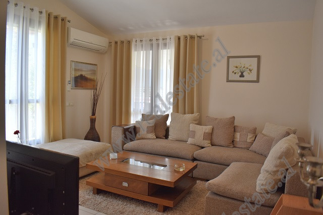 Duplex three bedroom apartment for rent in Selita e Vjeter street, in the area of Botanical Garden, 